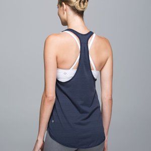 Size 6 - Lululemon 105 F Singlet